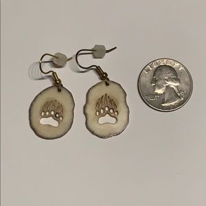 ☀️Vtg Bear Claw Wood Earrings